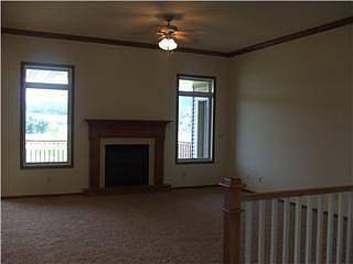 2nd image of 413 Crestwood Ln