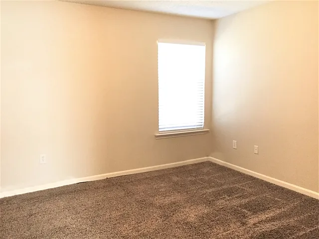 5915 Leawood Run Ct — Photo 12