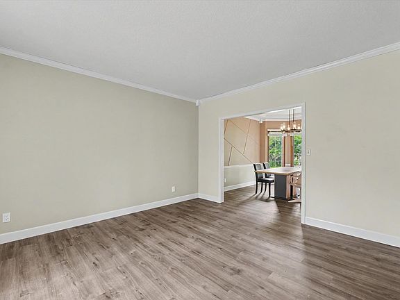 5th image of 2807 Cherry Hills Dr