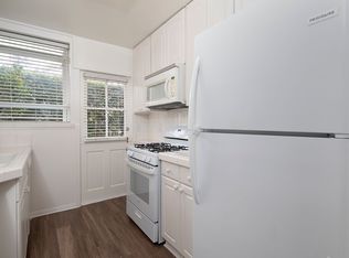 The Perfect 2 BR for Beach Lovers! Only 1 Block from the Ocean! Garage Available, La Jolla, CA 92037