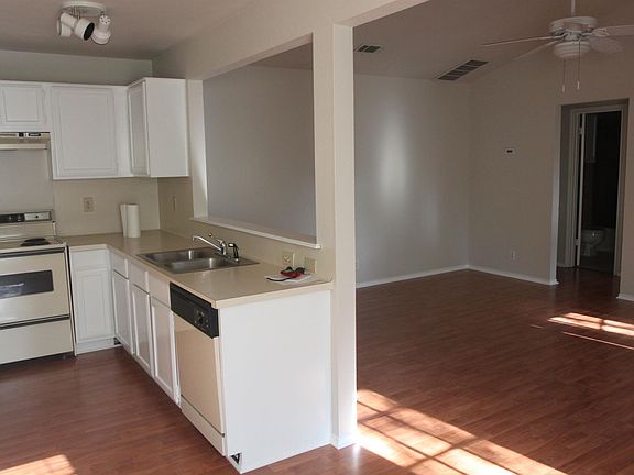 Kitchen & Living