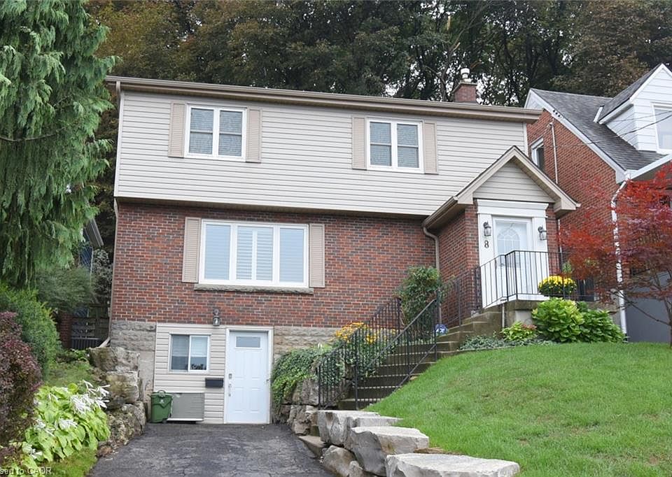 1st image of 8 Kingsway Dr