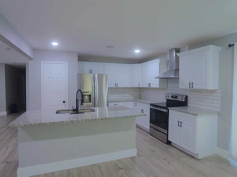 6703 Winfield Rd — Photo 6