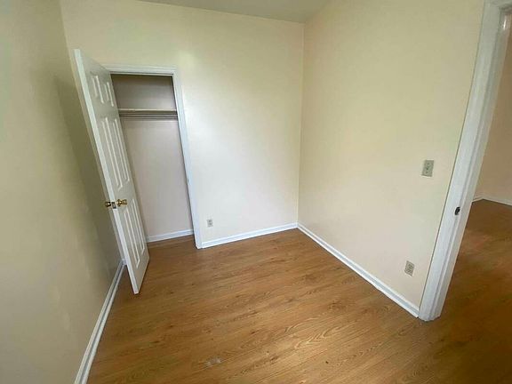 4th image of 450 49th St #9A