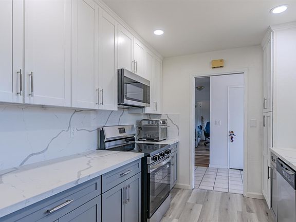 3rd image of 1808 Elder Ln