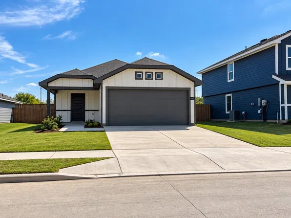 4145 Woodhill Bend Dr, Fort Worth, TX 76036