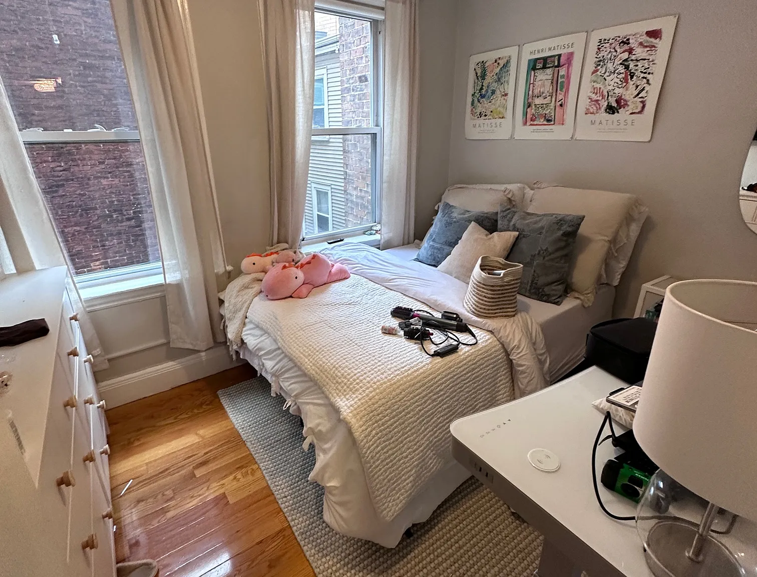 2 bed, 999 sqft, $3,700 — Photo 2