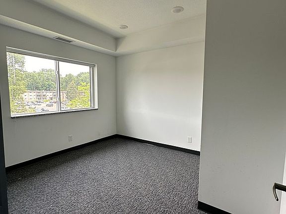 5th image of 1922 Wilson Ave #301