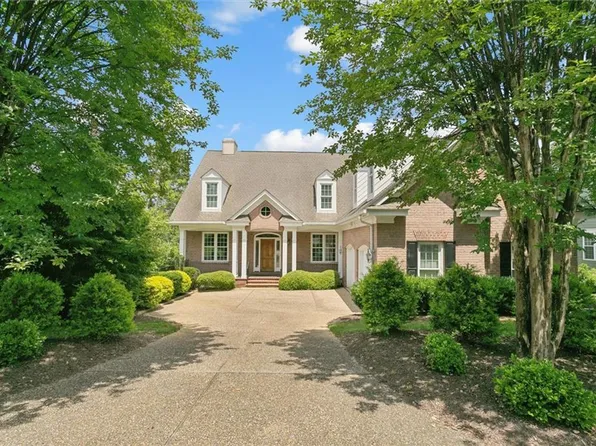 209 Saint Cuthbert, Williamsburg, VA 23188