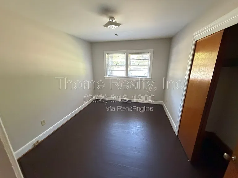 1425 Hargrove St — Photo 16