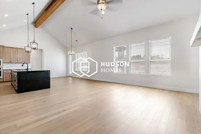 4 bed, 3.5 bath, 2725 sqft, $3,575 — Photo 4