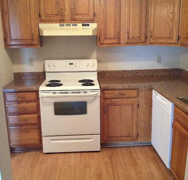 52 S Walnut St — Photo 2