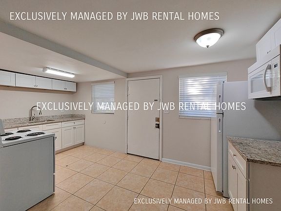 4th image of 1029 Caliente Dr #6D