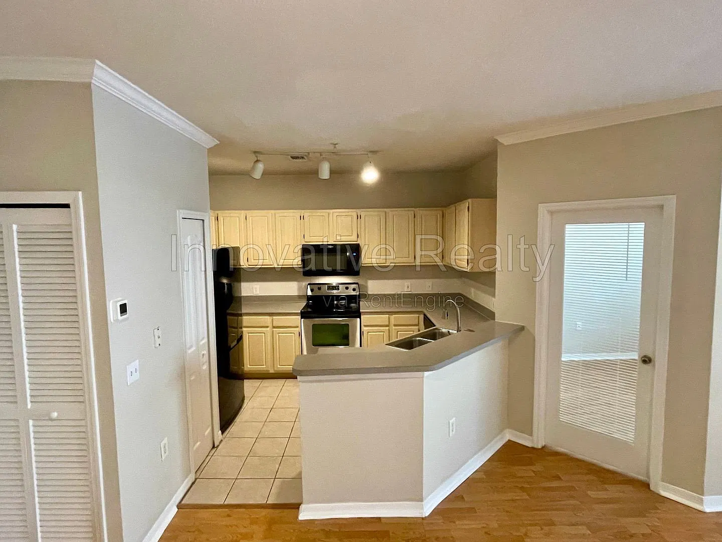 2 bed, 2.0 bath, 1280 sqft, $1,595 — Photo 3