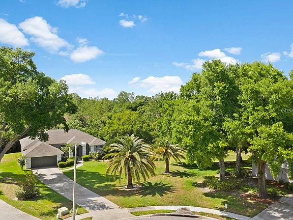 4th image of 848 Palm Cove Dr
