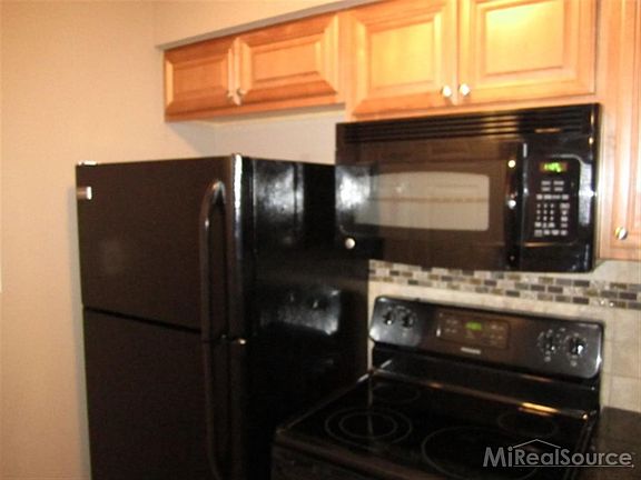 3rd image of 51308 Johns Dr