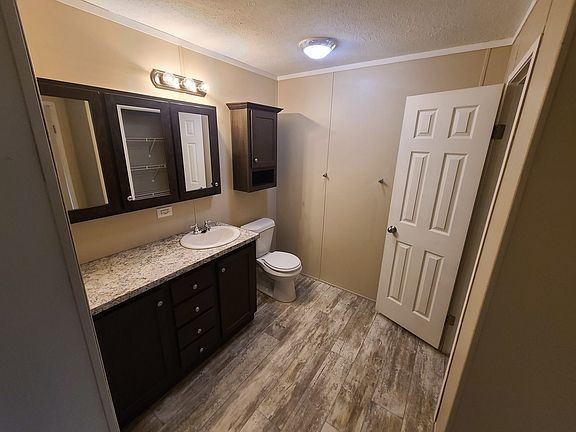5th image of 516 Courtland Ln #541