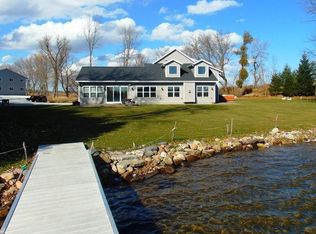 4201 W Lake Dr, Manitowoc, WI 54220