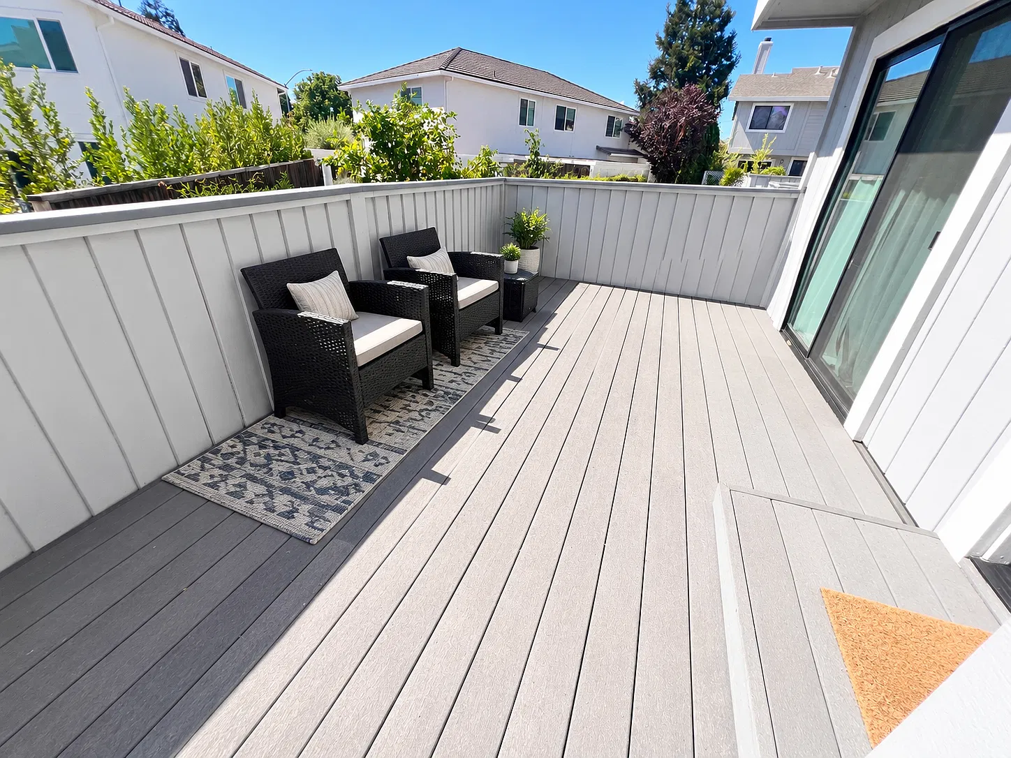 3 bed, 2.5 bath, 1358 sqft, $5,000 — Photo 2