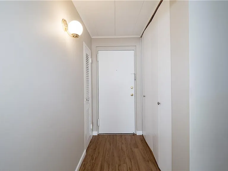 1005 Woodrow Ave #2C — Photo 3