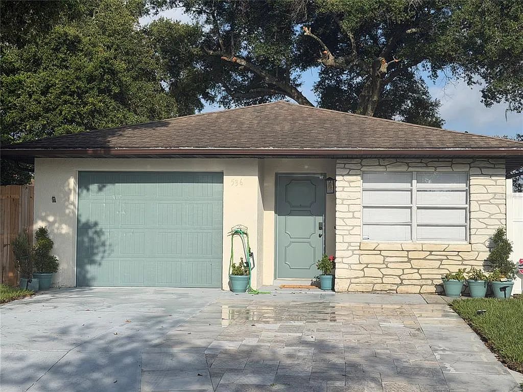 3 bed, 2.0 bath, 1113 sqft, $3,333 — Photo 1