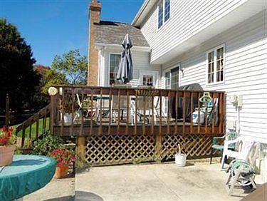 4th image of 1044 Sturbridge Dr