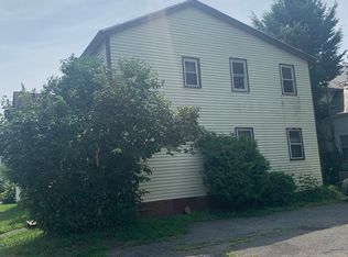 124 Davis St, Greenfield, MA 01301