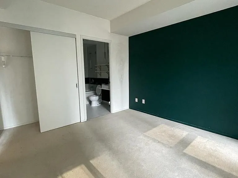 8 Charlotte St #302 — Photo 1