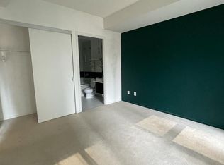 8 Charlotte St #302, Toronto, ON M5V0K4
