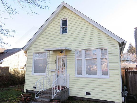 3rd image of 1513 N Oakes St