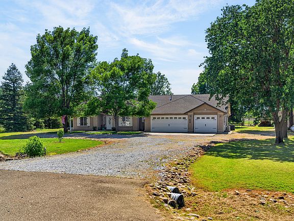 2nd image of 19395 Plateau Dr