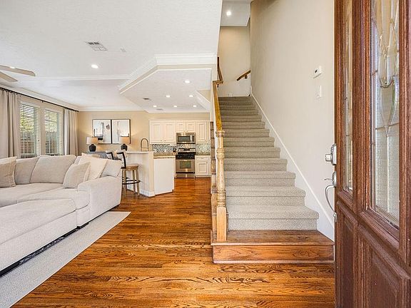 3rd image of 4013 Alba Rd