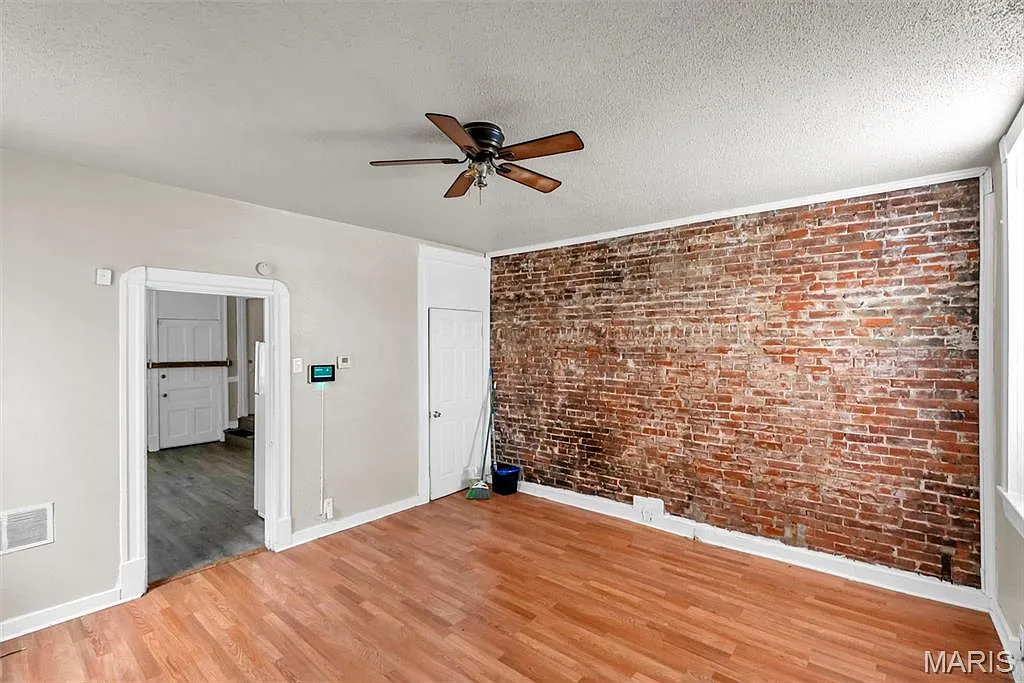 2 bed, 1.0 bath, 1088 sqft, $1,300 — Photo 3