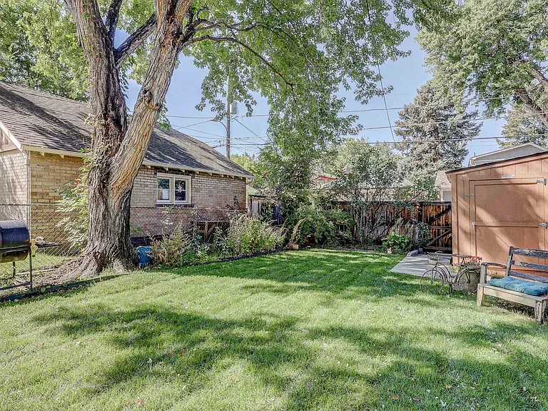 1219 S Corona St — Photo 14