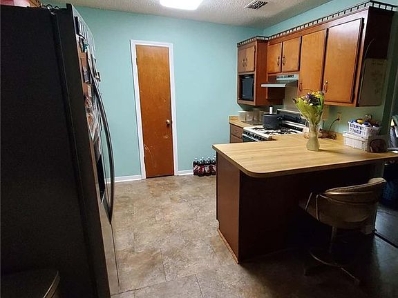 5th image of 6830 Hayfield Cir W