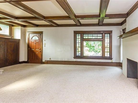 Beautiful window provides a perfect picturesque view of the neighborhood