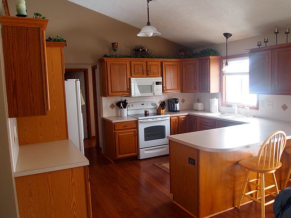 5th image of 7543 Whistlevale Dr SW
