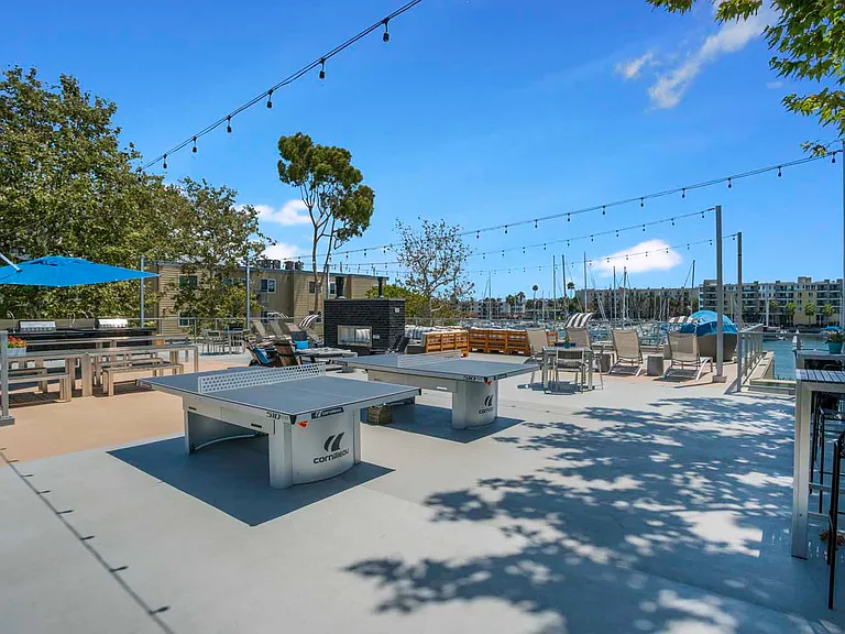 Wayfarer Apartments + Marina — Photo 40