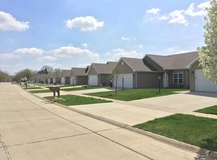 2001 Macon St, Mahomet, IL 61853