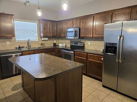 3rd image of 2104 Vernice Dr