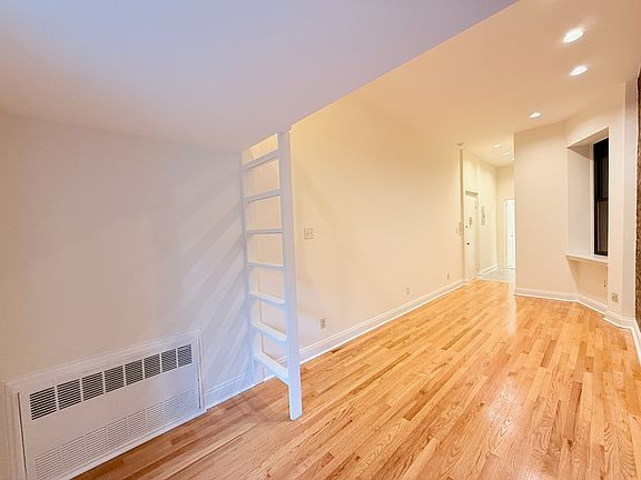 3rd image of 316 E 34th St APT 1A