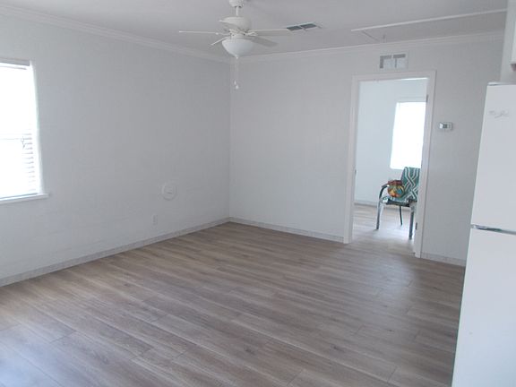 4th image of 405 Maryland Ave