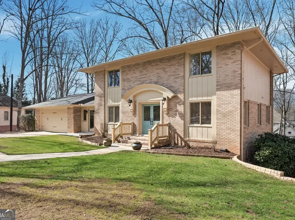 3504 Edgewood Cir, Gainesville, GA 30506