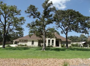 255 Abrego Lake Dr, Floresville, TX 78114