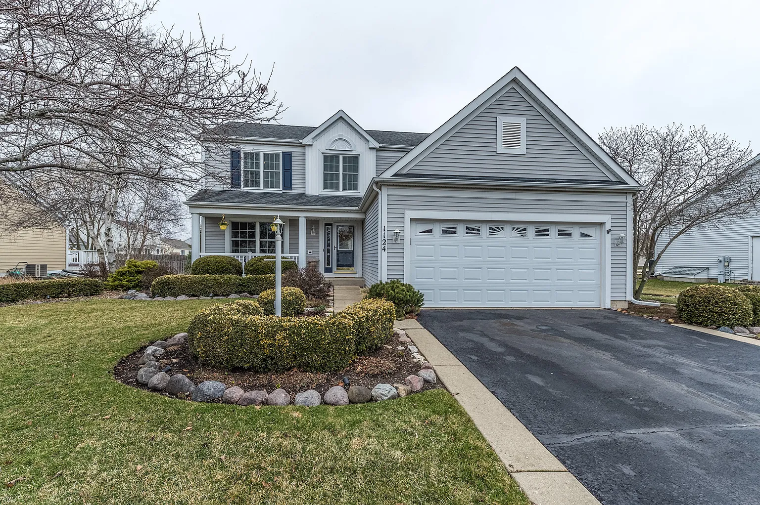 1124 Sawmill Ln photo 1