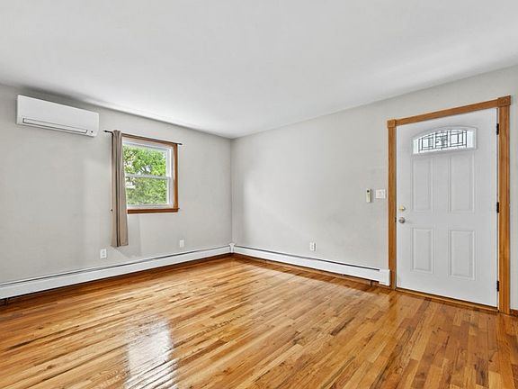 4th image of 166 Sinclair Ave #1F