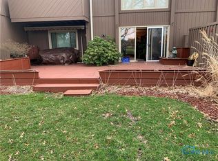 10240 Ford Rd, Perrysburg, OH 43551