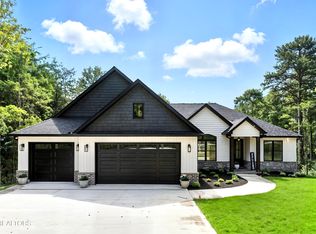 118 Amohi Way, Loudon, TN 37774