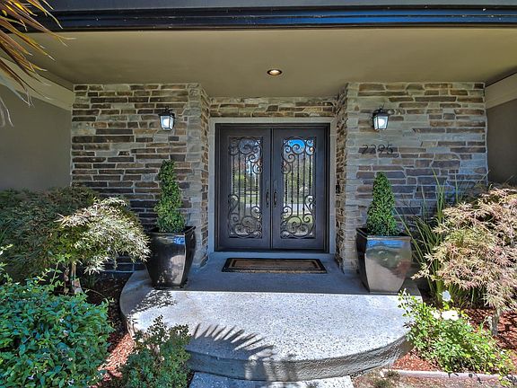 2nd image of 2295 Gundersen Dr