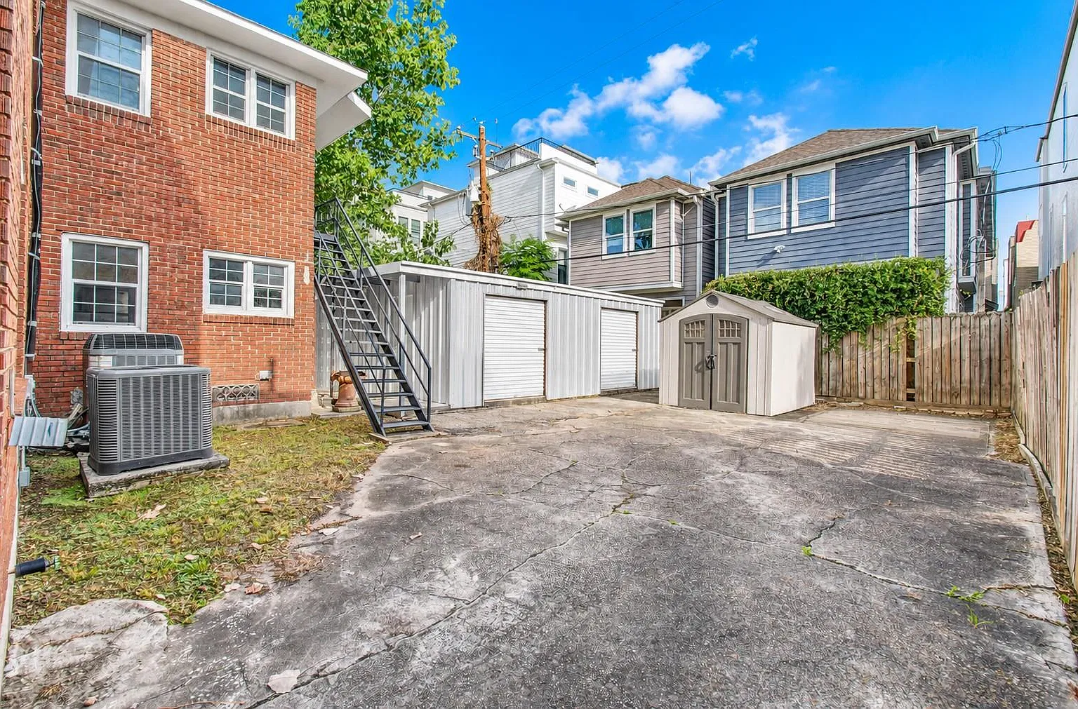 4 bed, 2.0 bath, 2548 sqft, $3,790 — Photo 3